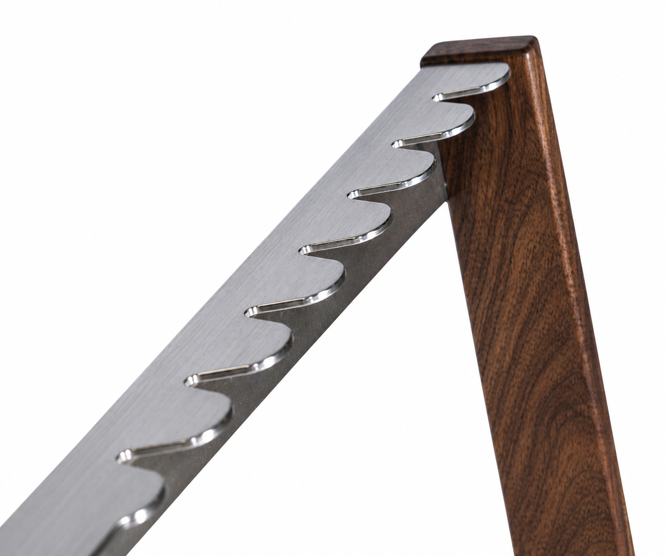 Milled Edge club plate detail